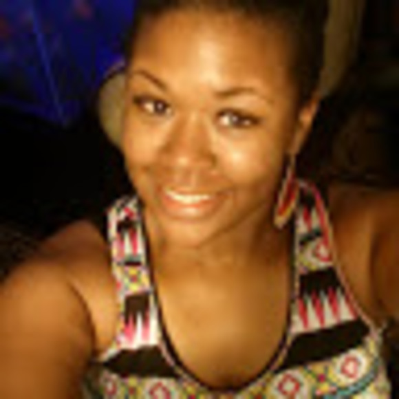 Meet your Posher, Tomika - Picture 1 of 1